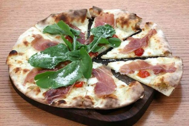 The Best Places to get a Pizza in Delhi - Making Different